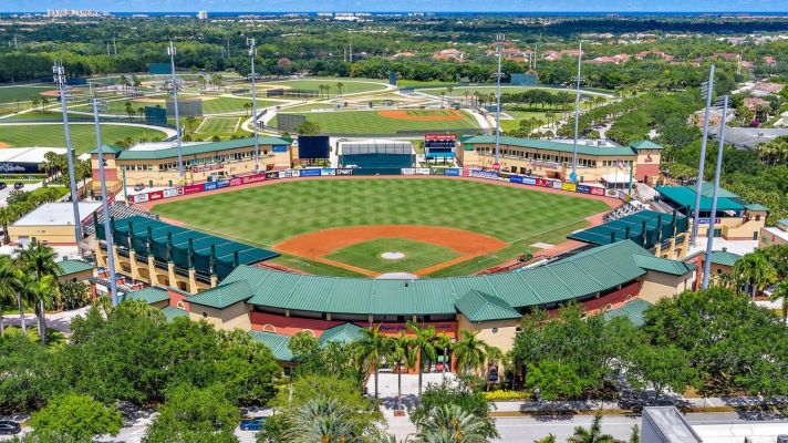 Florida Stadium Airport Car Service & Luxury Limo Transportation